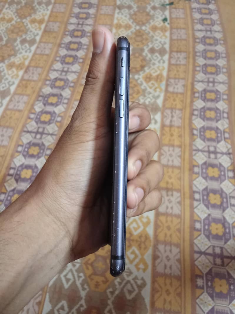 Apple iPhone 8 4