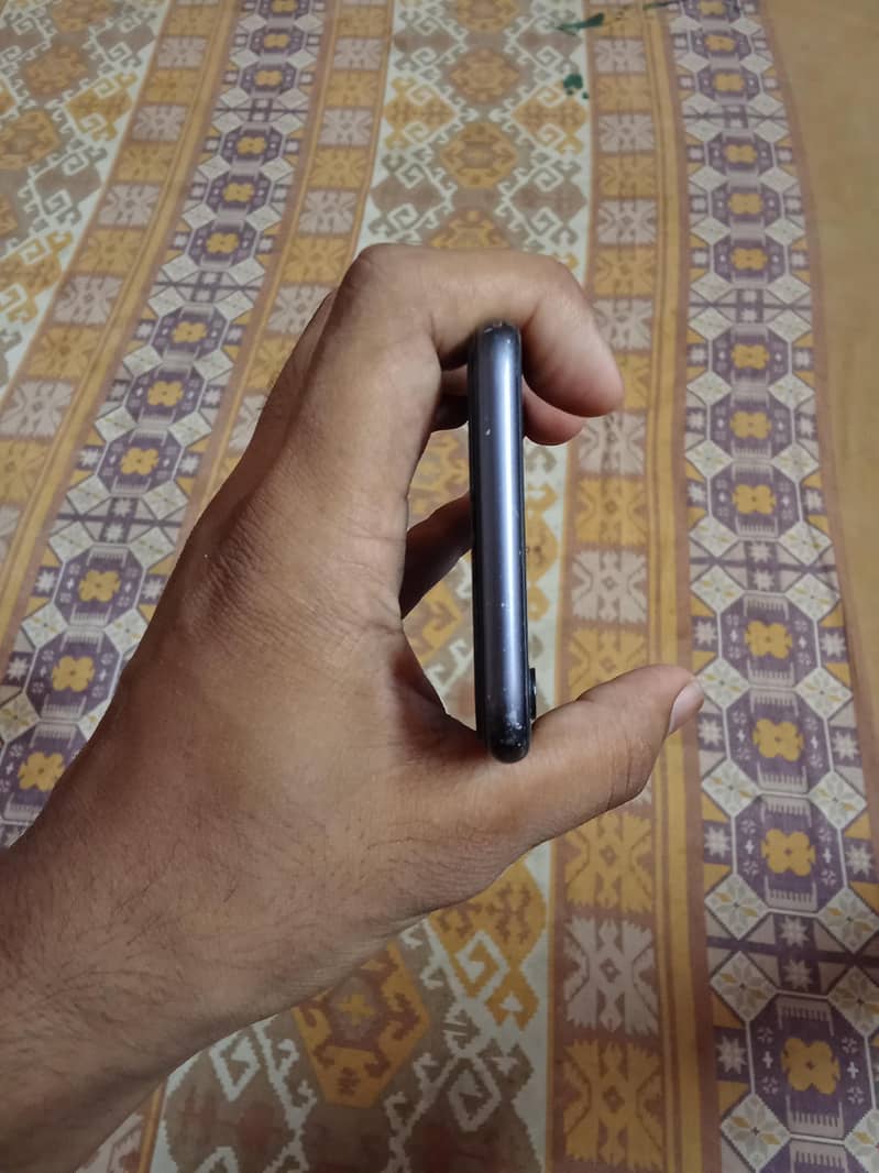 Apple iPhone 8 5