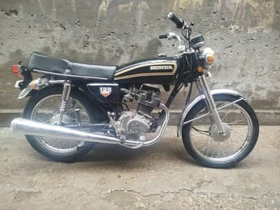 Honda 125 old model  WhatsApp number point03370444500