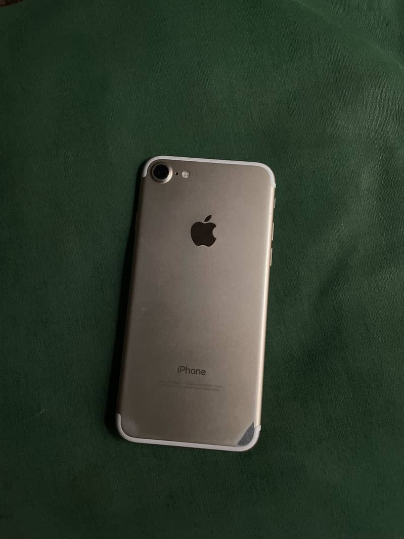 Apple iPhone 7 0