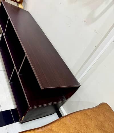 Led TV Console Table in Very Good Condition Less Used