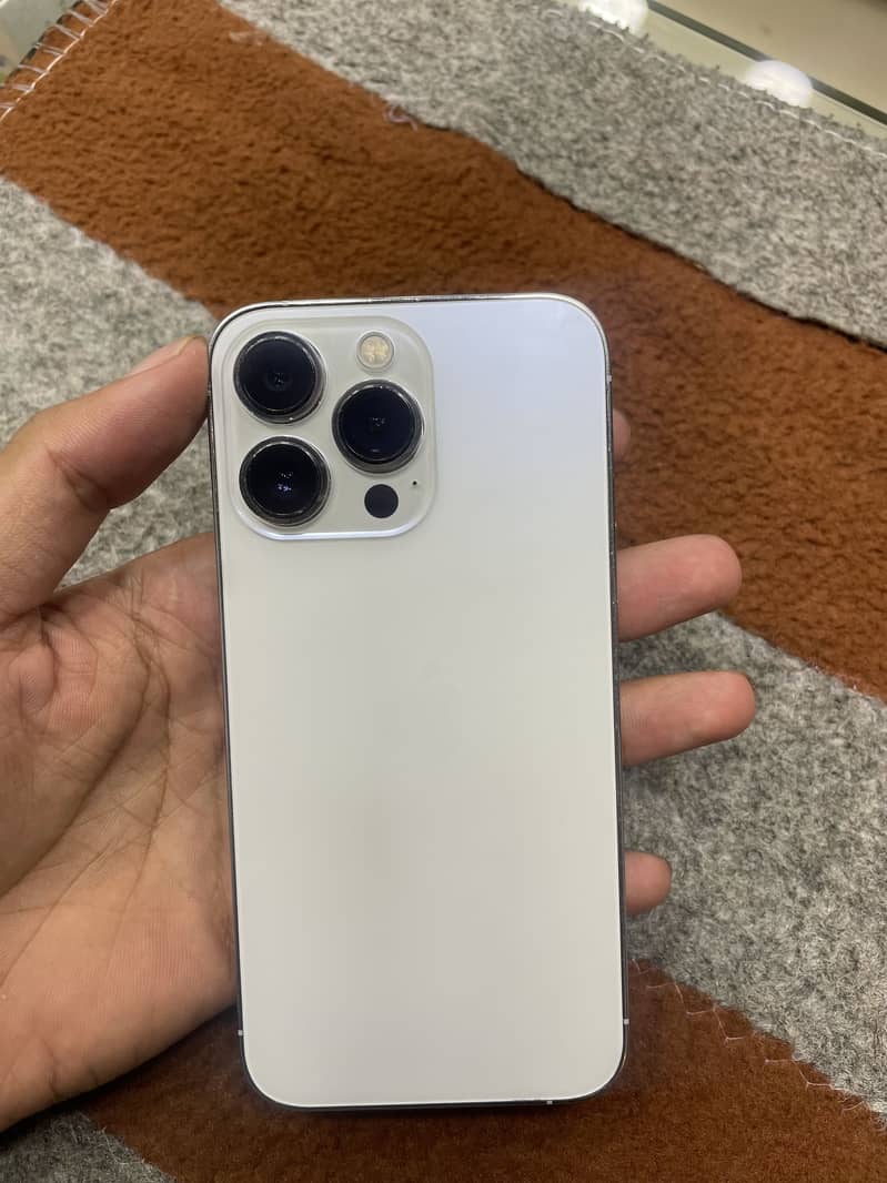 Apple iPhone 13 Pro 0