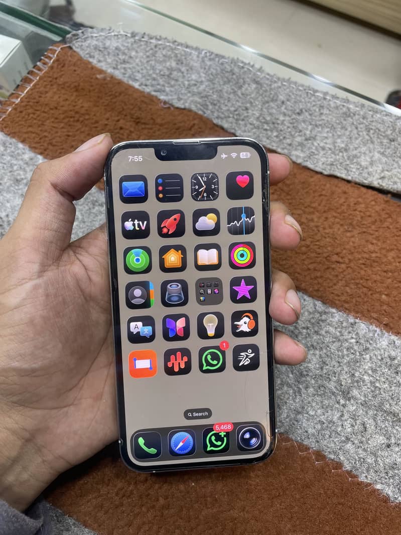 Apple iPhone 13 Pro 4