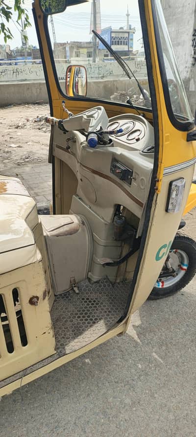 tez raftar Auto riksha god condition documents transfer ha ha
