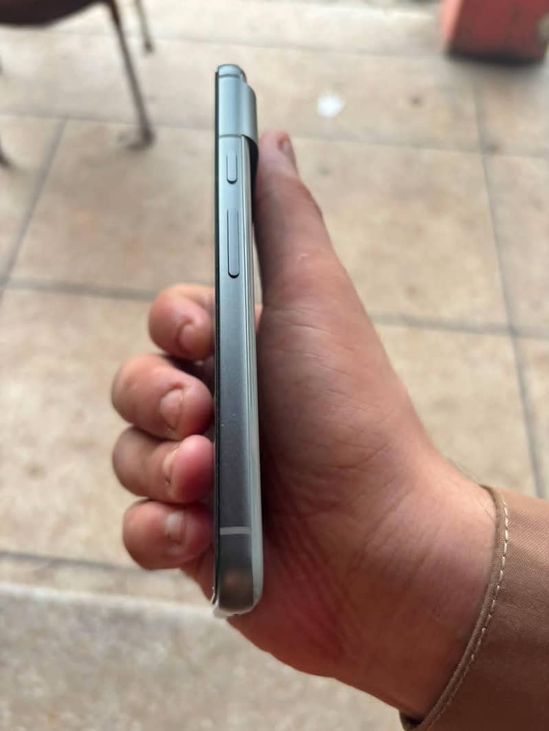 Google Pixel 8 5