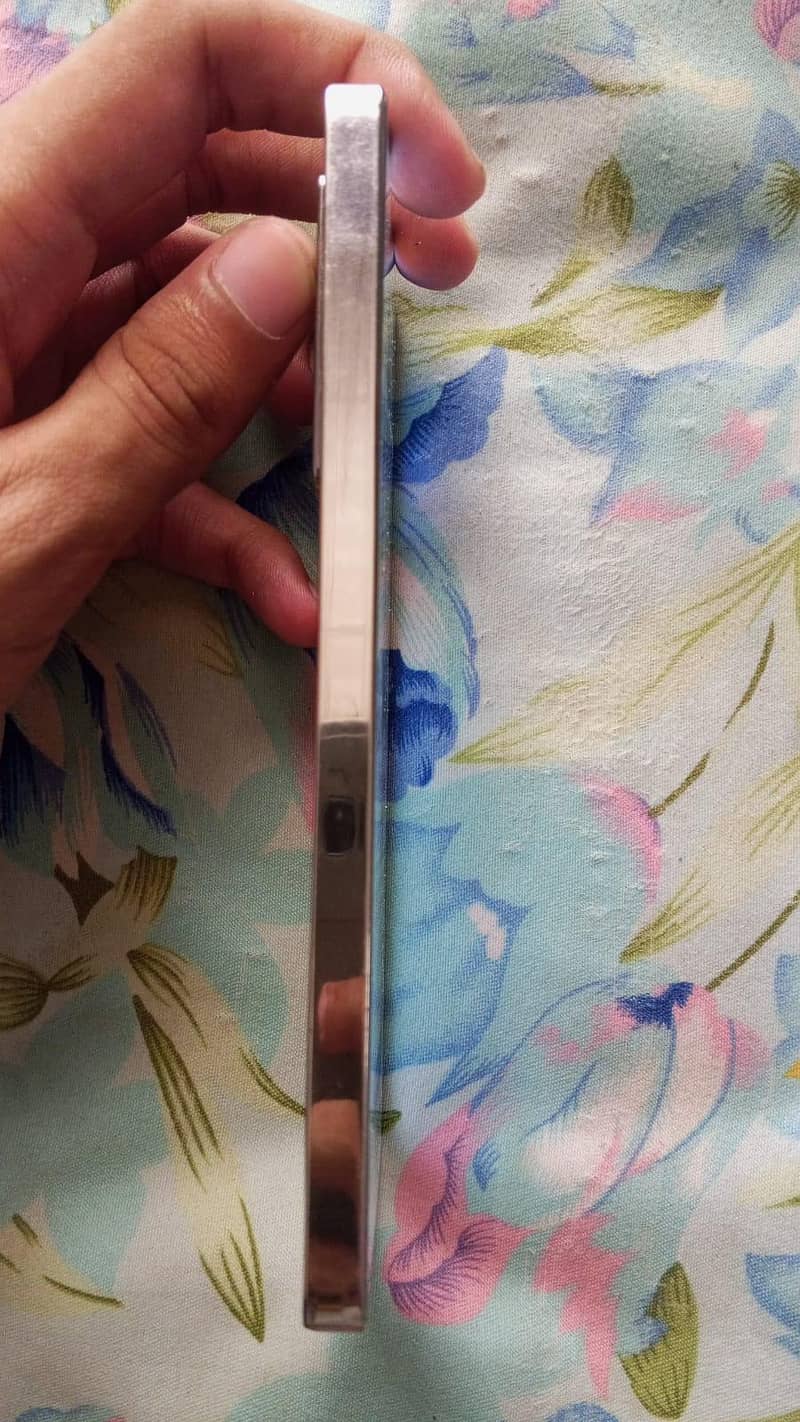 Infinix Note 40 Pro 4