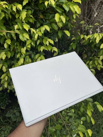 HP EliteBook 1040 G4 Laptop 16/512 Core i7 7th Gen. 14" Touch Display