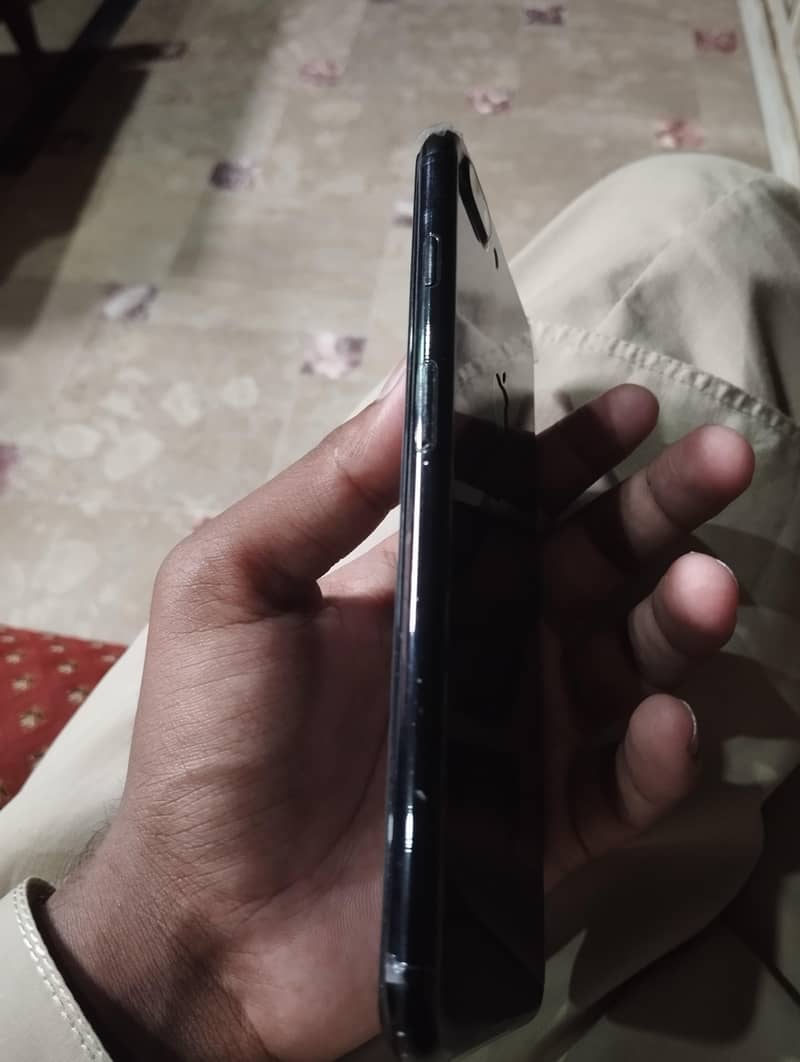 Apple iPhone 7 Plus 2