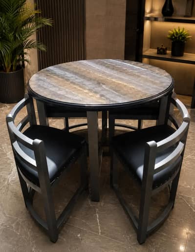 4 PRESON ROUND DINING TABLE