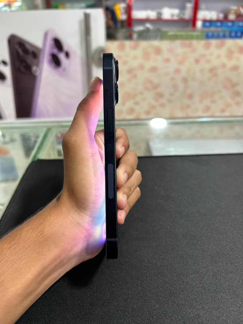 Apple iPhone 14 2