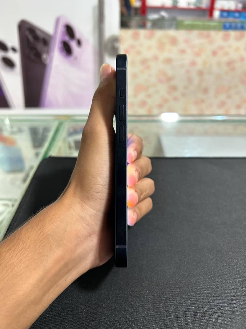 Apple iPhone 14 3