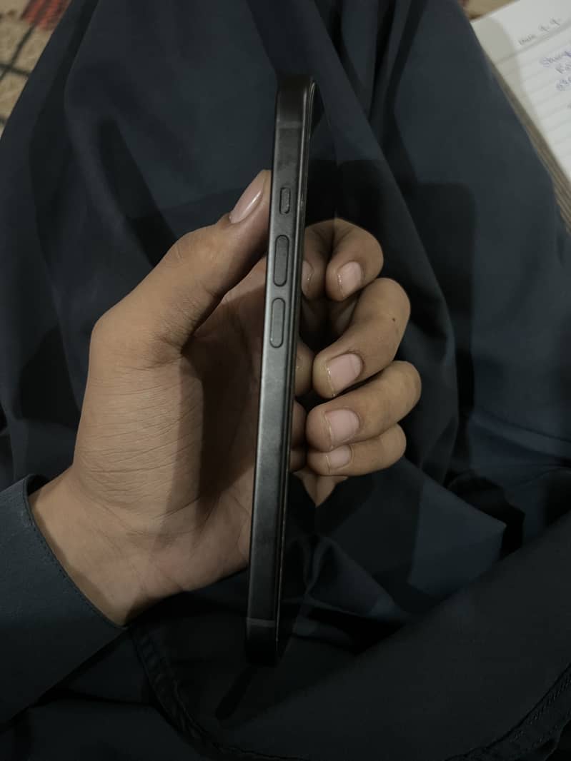 Apple iPhone 15 3