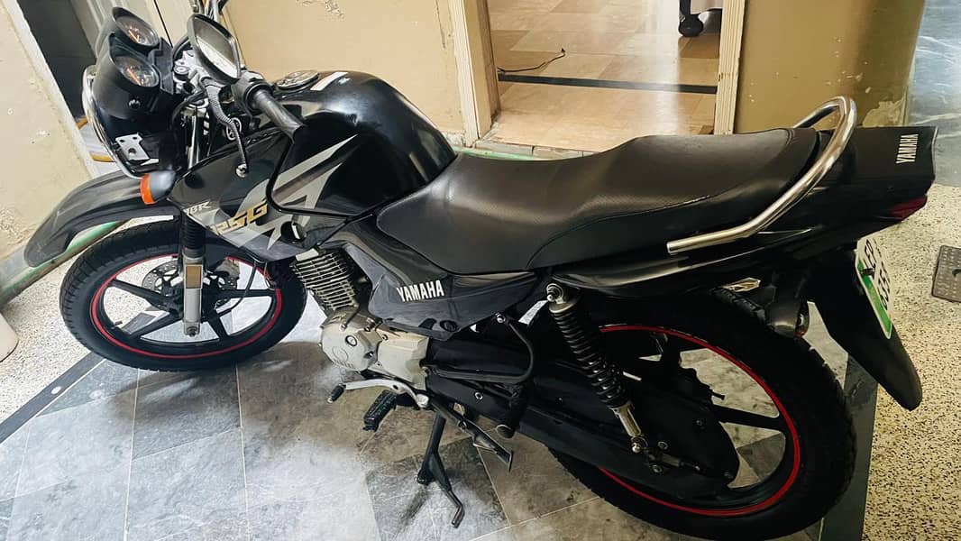 YBR 125 1