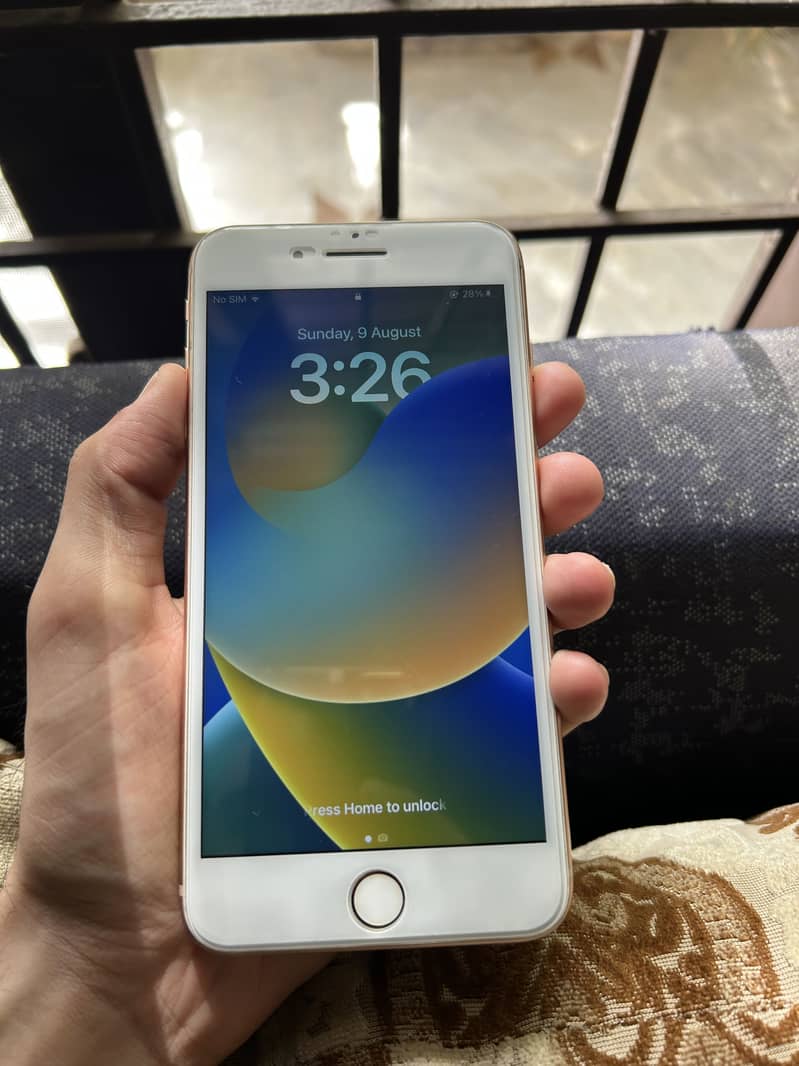 Apple iPhone 8 Plus 1