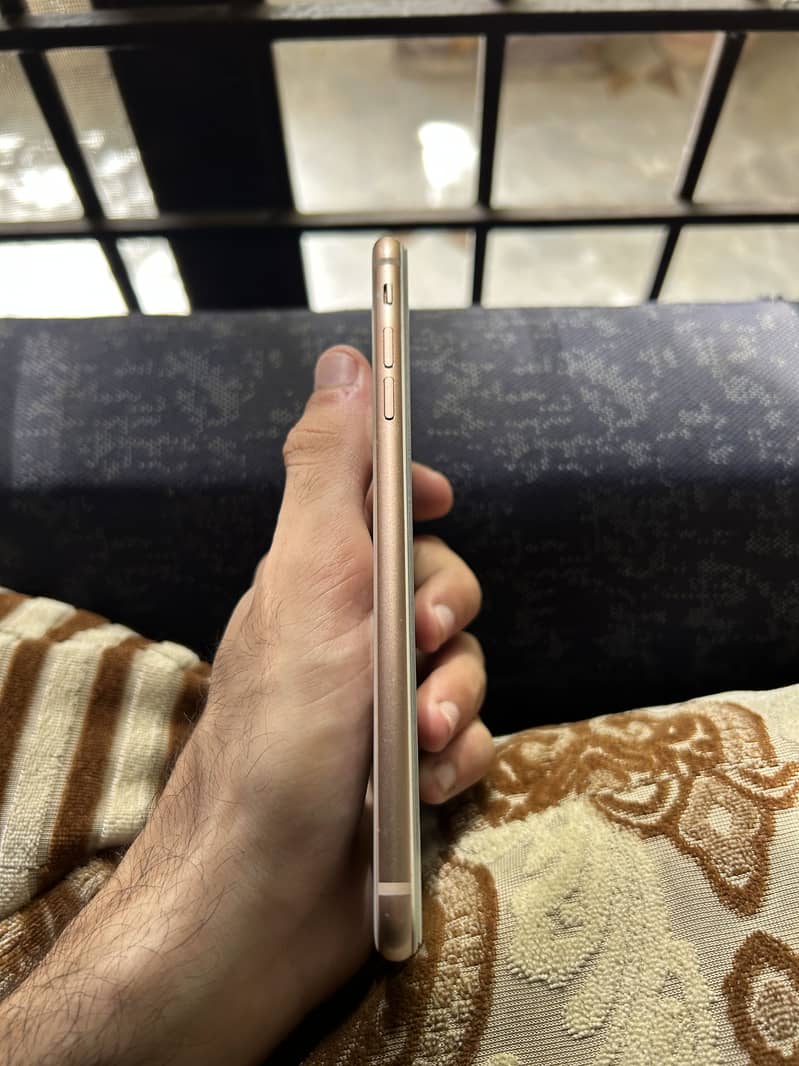 Apple iPhone 8 Plus 2