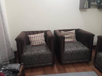 Sofa set in perfect condition and reasonable price for sale