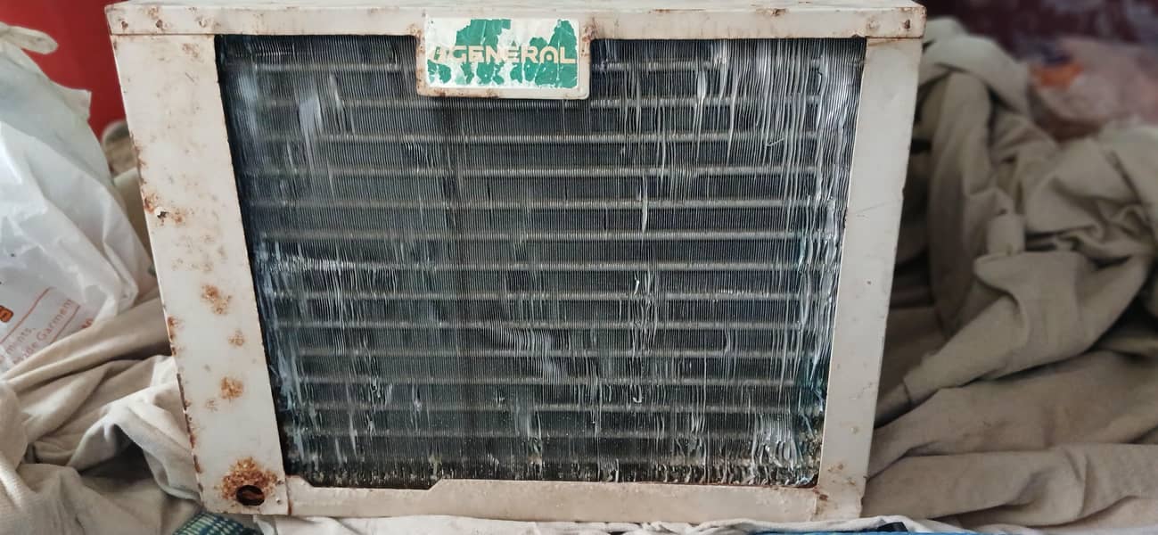 window AC 1