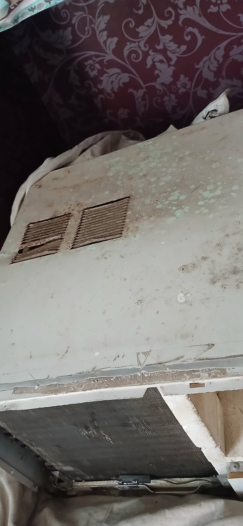 window AC 3
