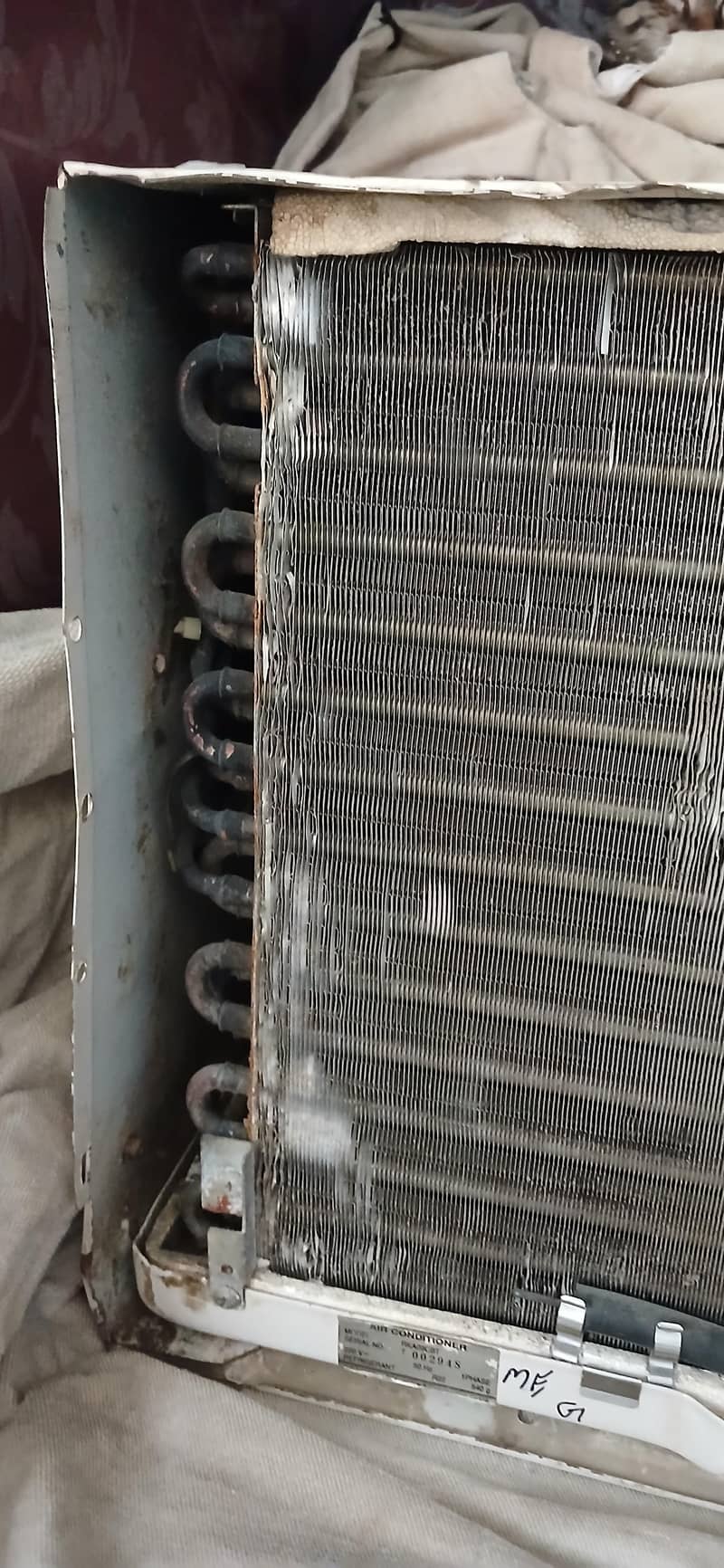 window AC 5