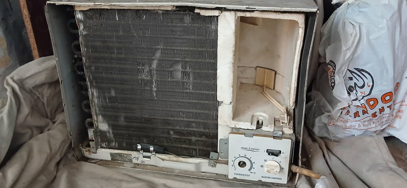 window AC 6