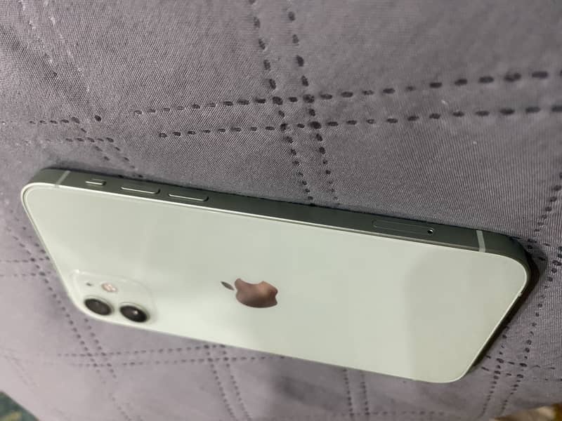 Apple iPhone 12 0