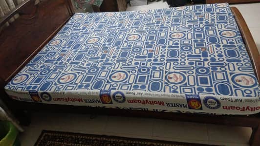 Queen bed mattress