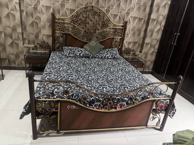 Iron bed set without mattress
