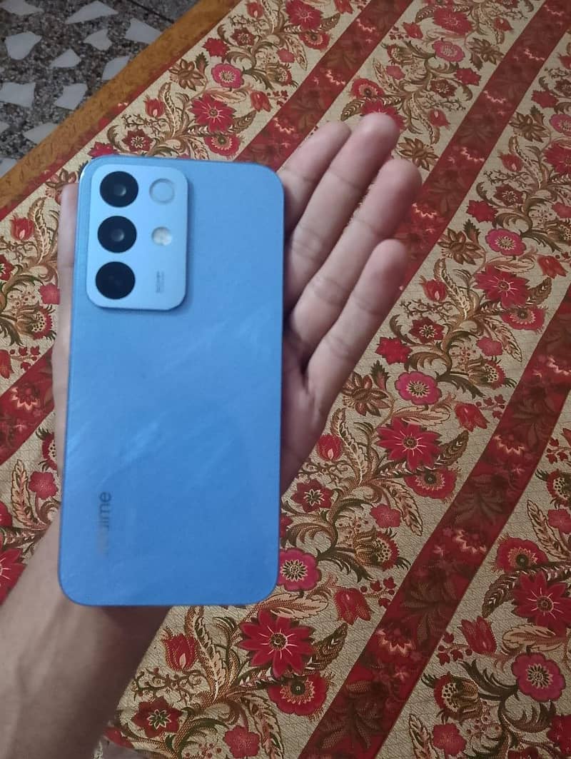 Realme C85 1