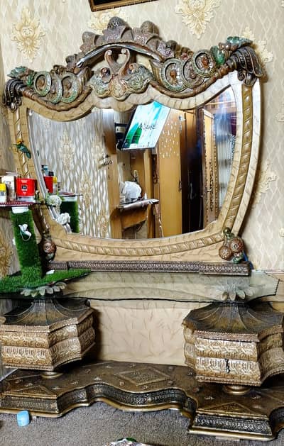 Dressing and mirror 10/10 original dayyar