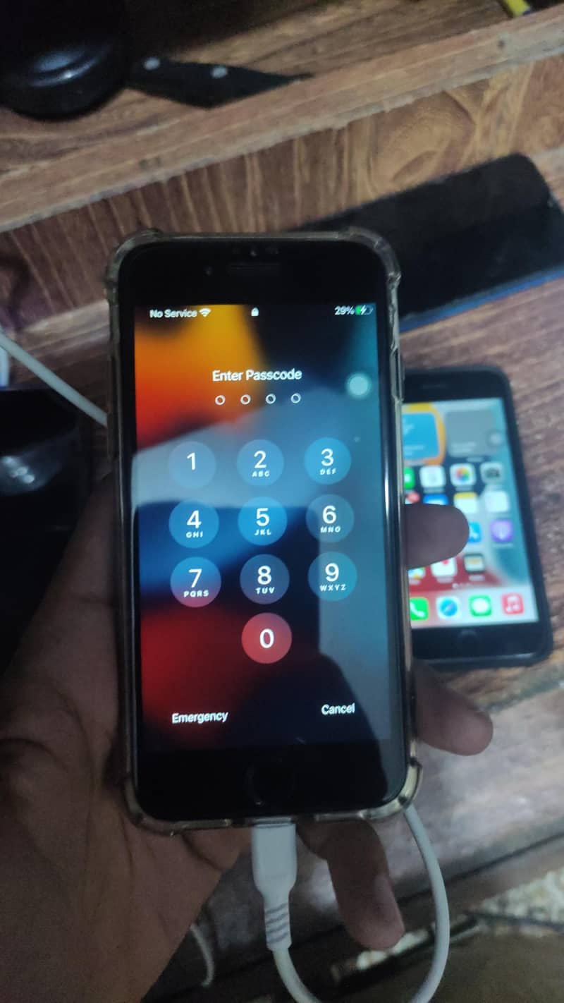 Apple iPhone 7 2