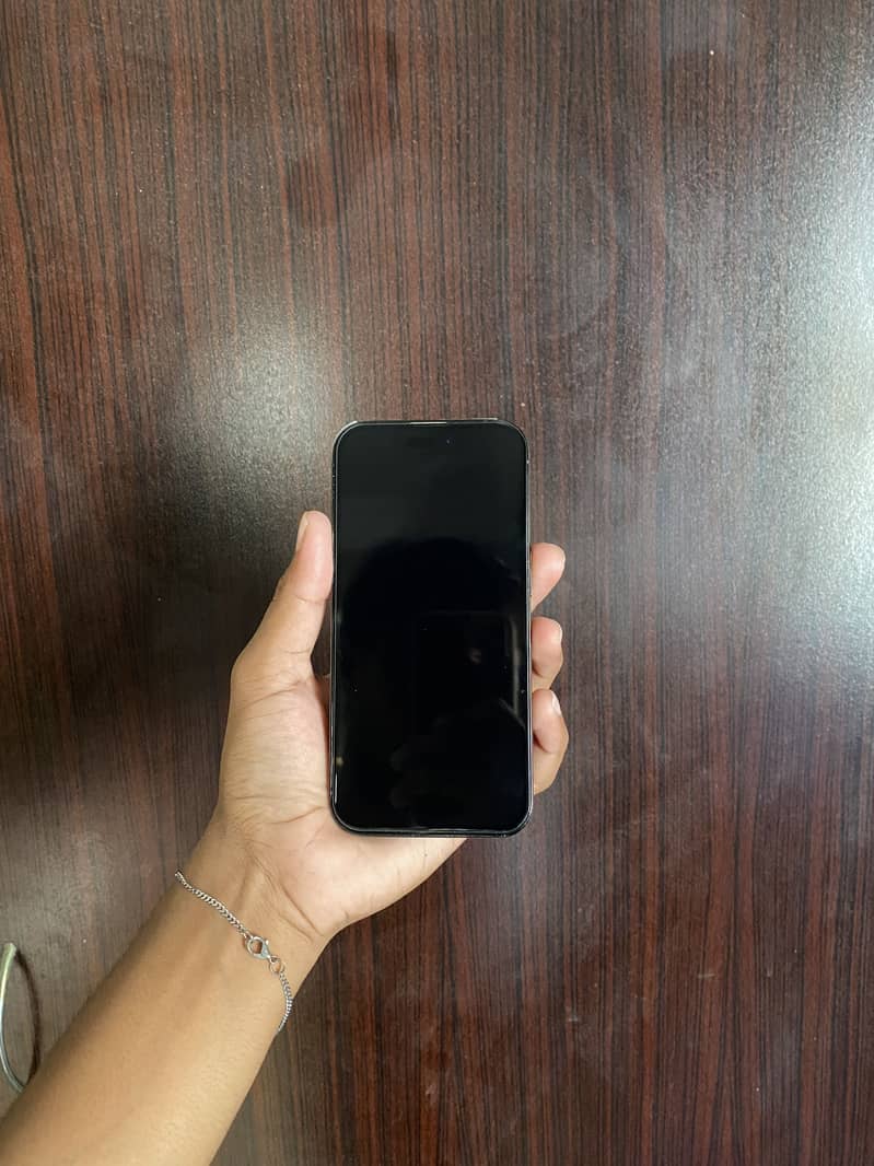 Apple iPhone 14 Pro 1