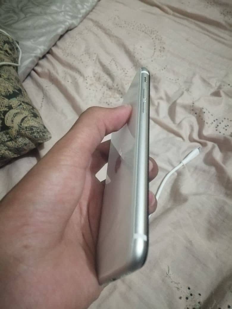 Apple iPhone SE 3