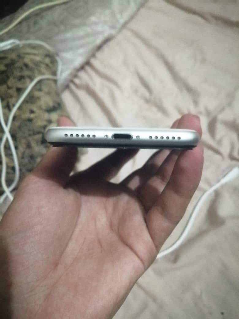 Apple iPhone SE 4