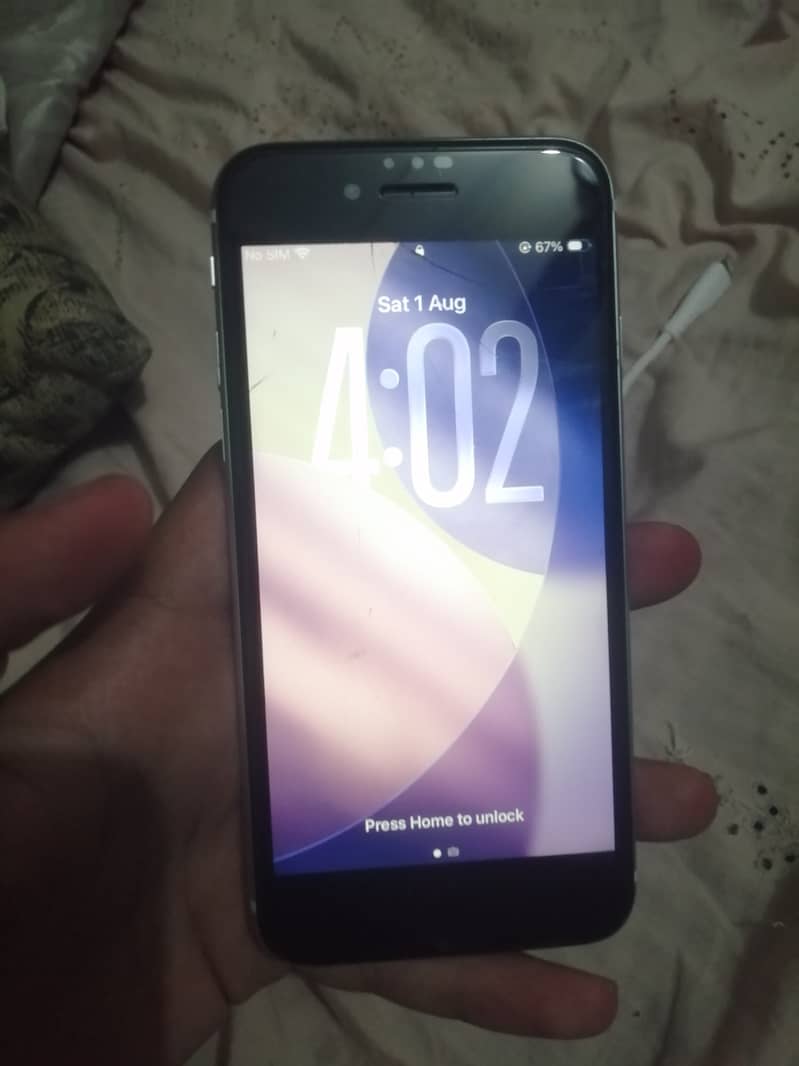 Apple iPhone SE 10