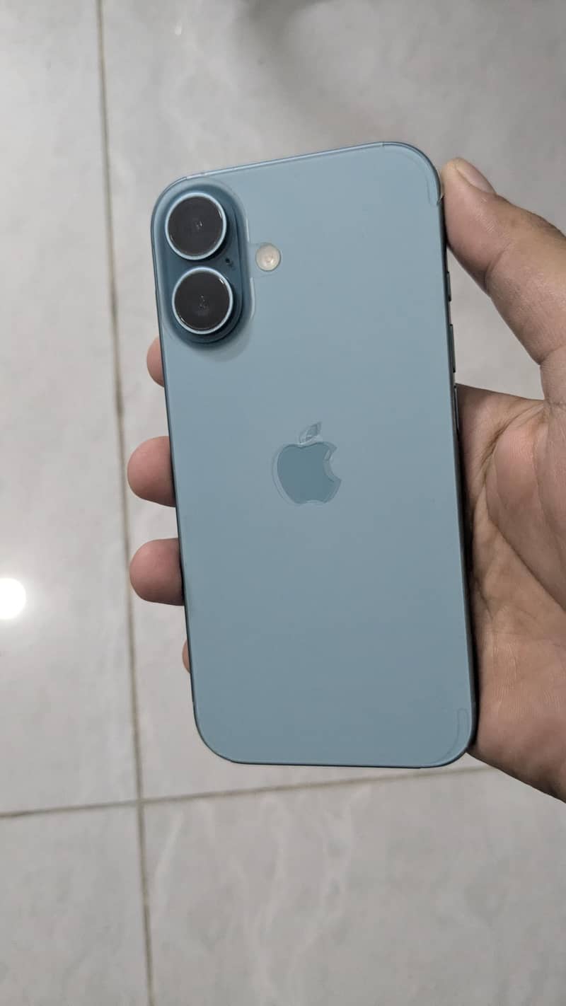 Apple iPhone 16 0