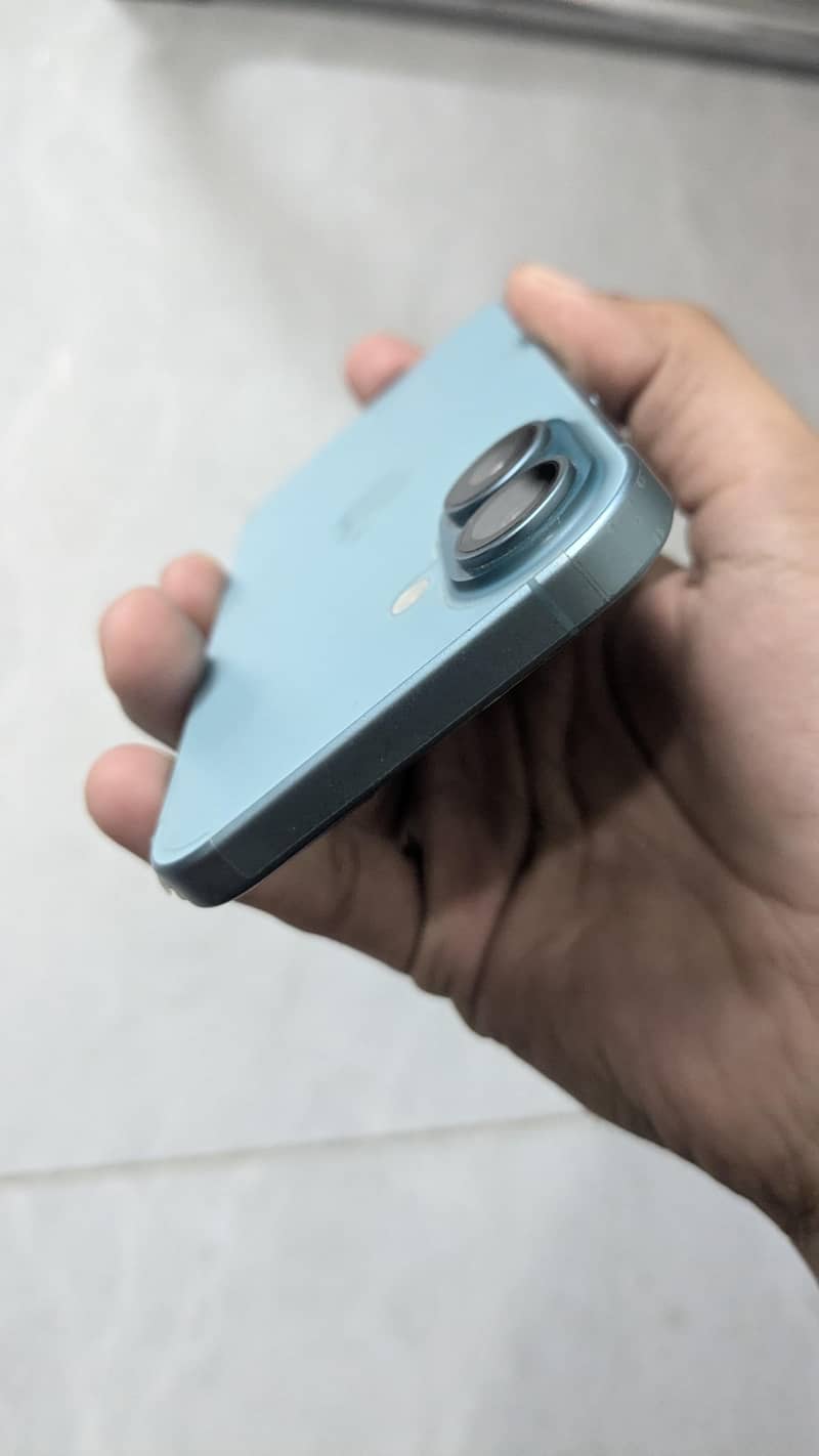 Apple iPhone 16 4