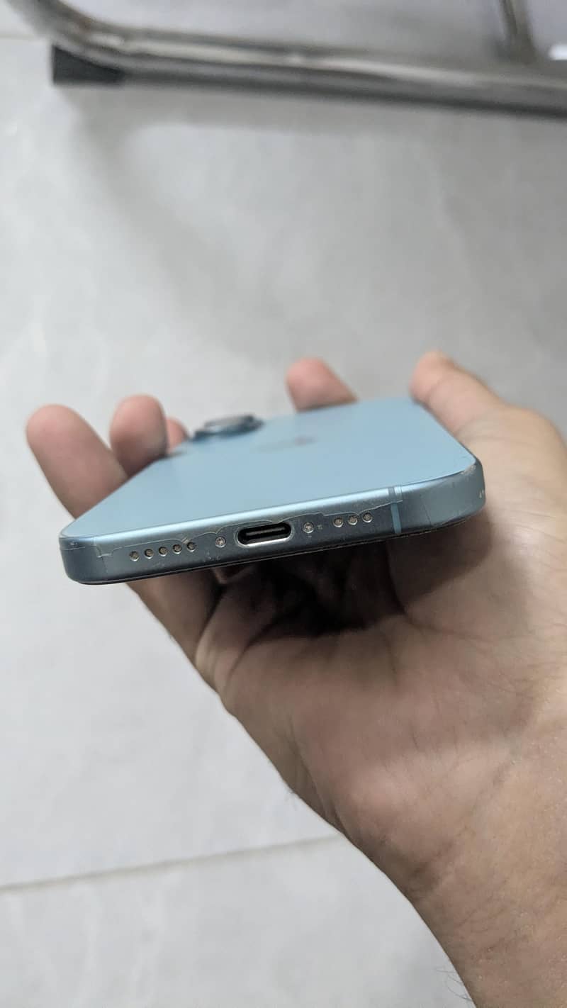 Apple iPhone 16 8