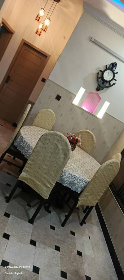 6 seater beautifull dining table