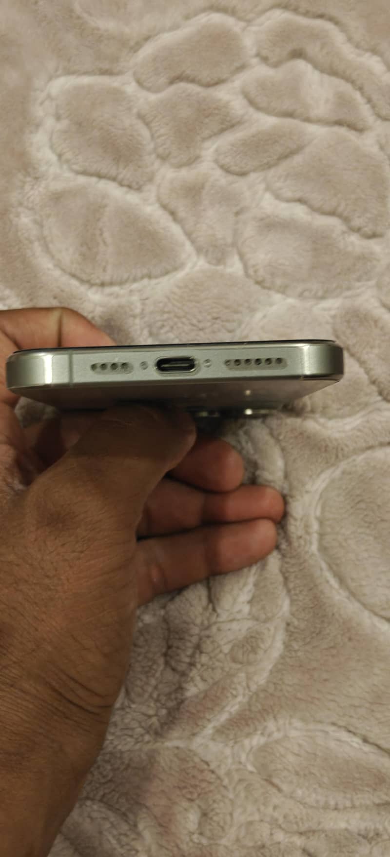 Apple iPhone 15 Pro Max 1