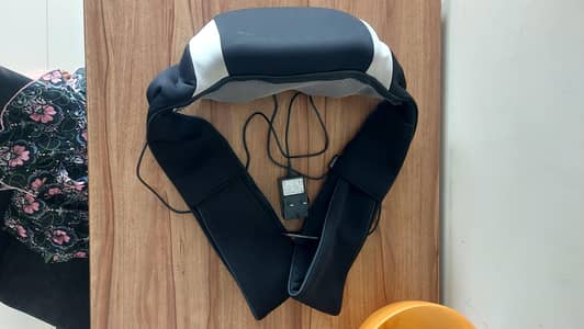 UK  imported Visage black Shiatsu Neck Shoulder Massager New condition