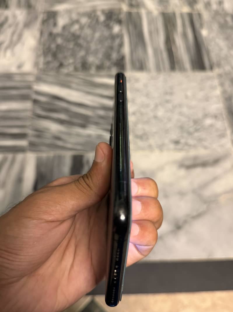 iPhone 11 Pro Max 2