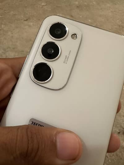 Tecno CAMON 40 Pro plus box open