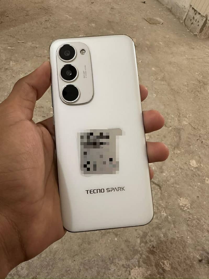 Tecno CAMON 40 Pro plus box open 1