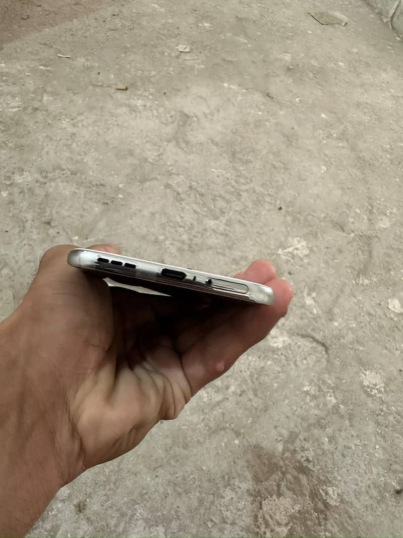 Tecno CAMON 40 Pro plus box open 3