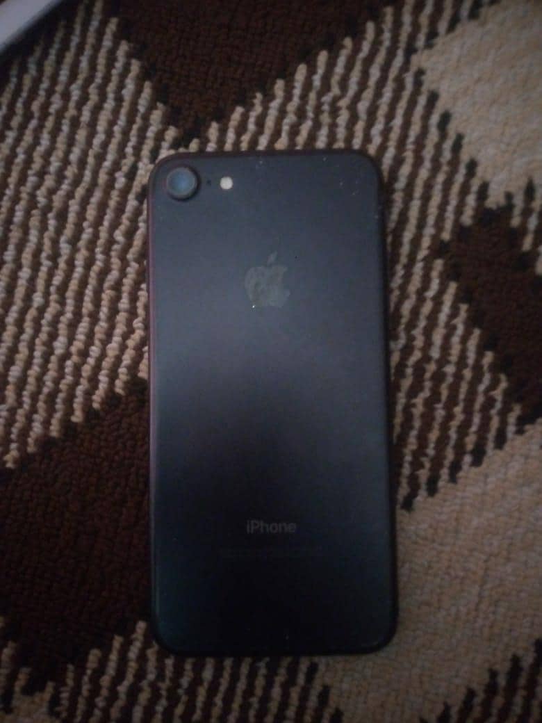 Apple iPhone 7 1