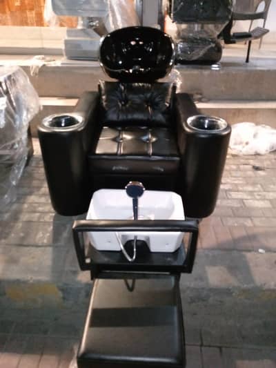 menicure pedicure chair all system just one month used