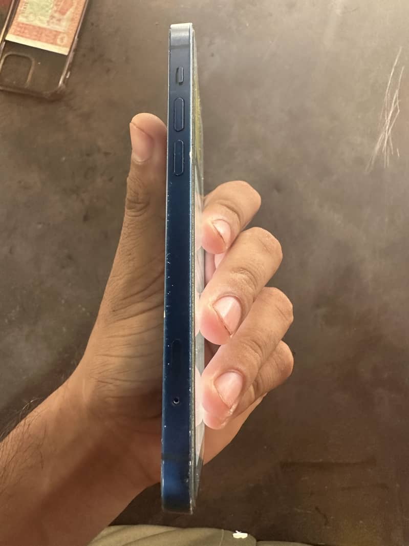 Apple iPhone 12 3