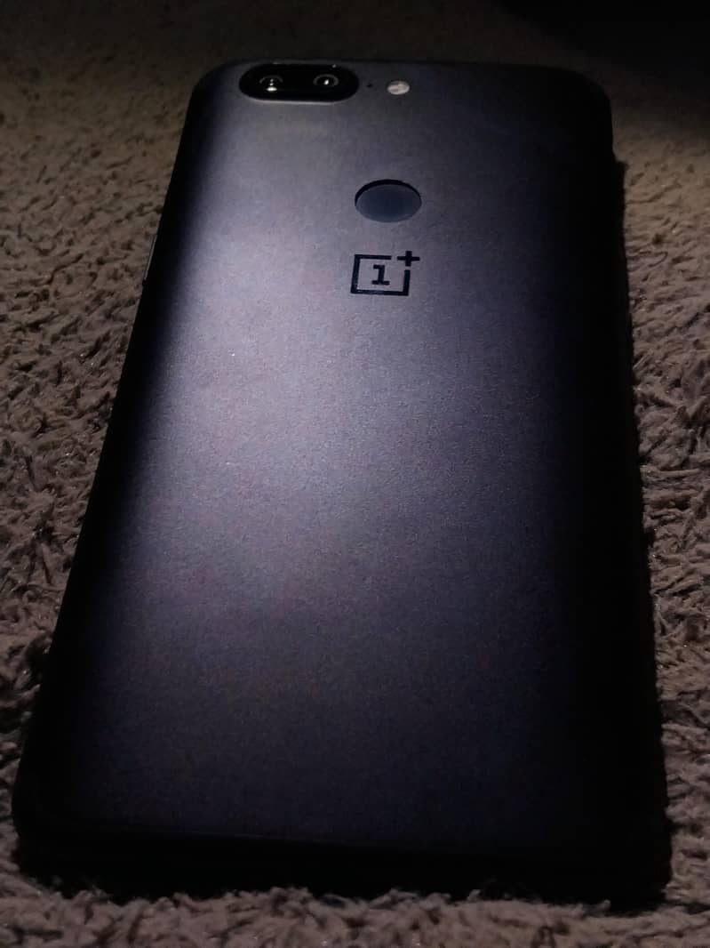One Plus 5T 3