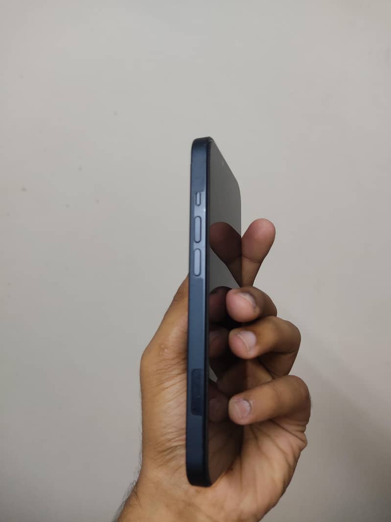 Apple iPhone 13 2