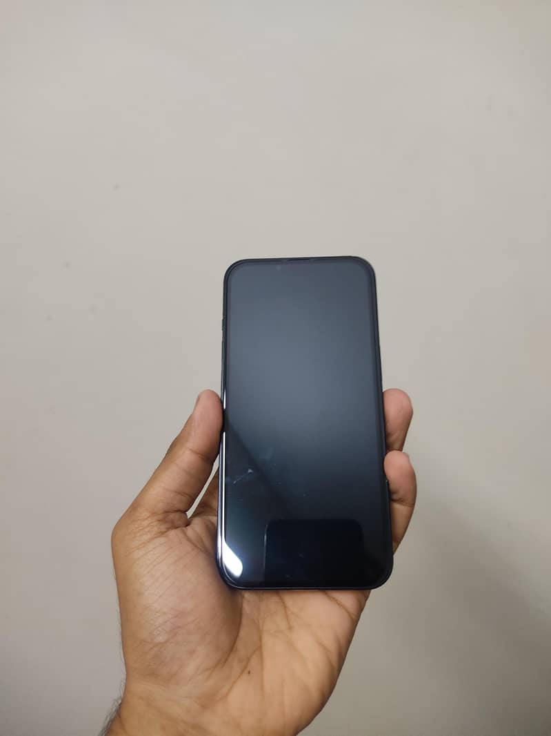 Apple iPhone 13 5